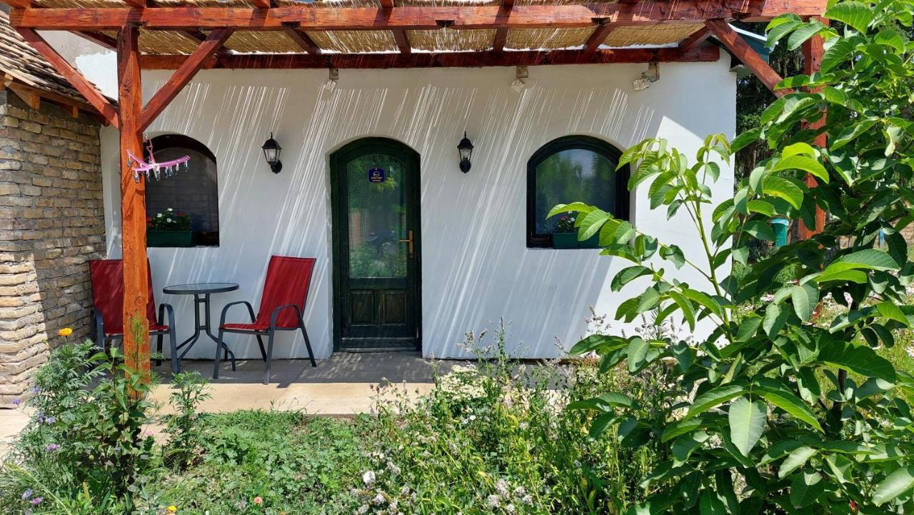 Eva House Hotel Pacir Exterior photo